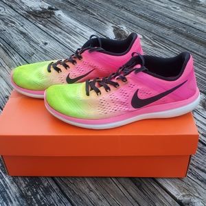 NIKE FLEX 2016 RUN running sneakers